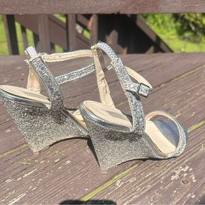 Betsey Johnson glitter heels size 8M